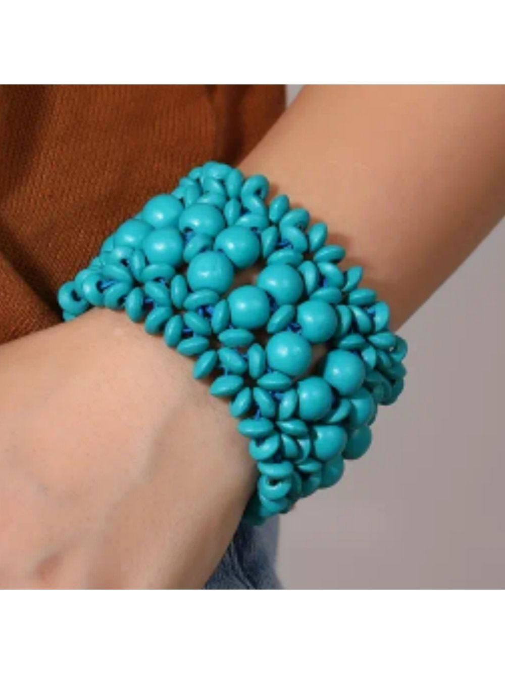 BOHO WOOD BEAD Turquoise color beads STREACHY BRACELET